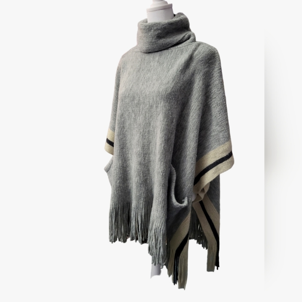 Steve Madden Thick Poncho with Pockets